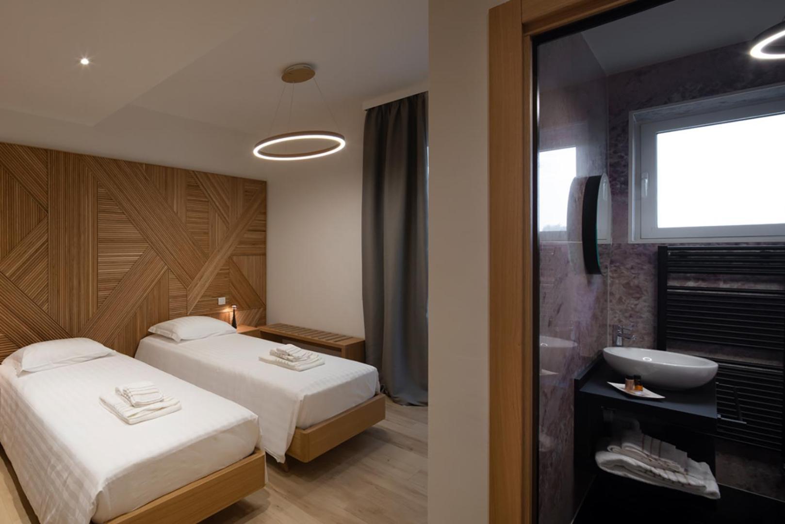 Ophelia Hotel Cazzago San Martino Room photo