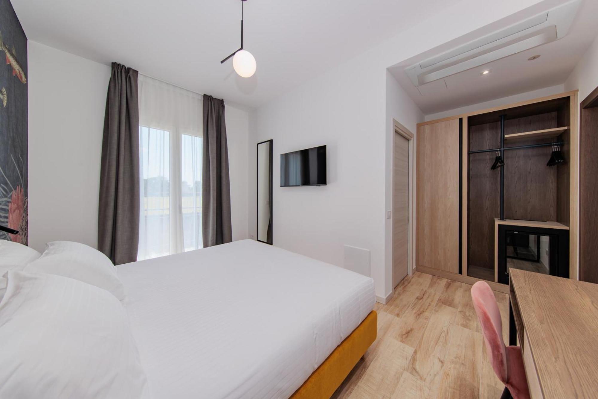 Ophelia Hotel Cazzago San Martino Exterior photo